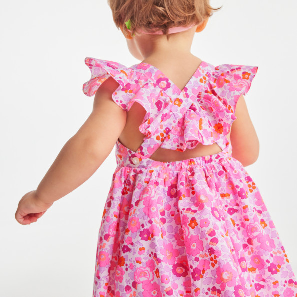فستان من قماش ليبرتي لطفلة صغيرة
