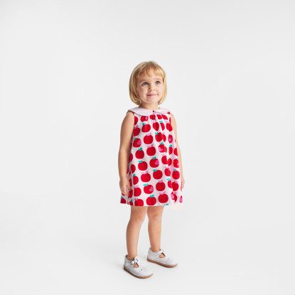 فستان بطبعة تفاح لطفلة صغيرة