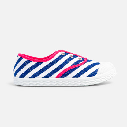 Girl canvas trainers